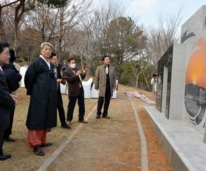 이균영문학비 제막식 