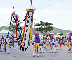 전라남도 무형문화재 제57호인 전어잡이 소리 시연